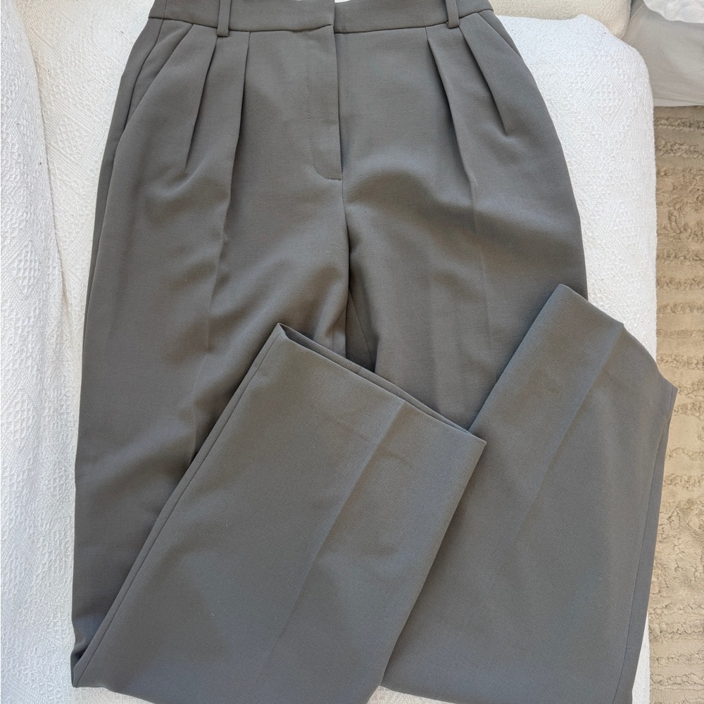 Babaton Charcoal Pleated Women's Trousers